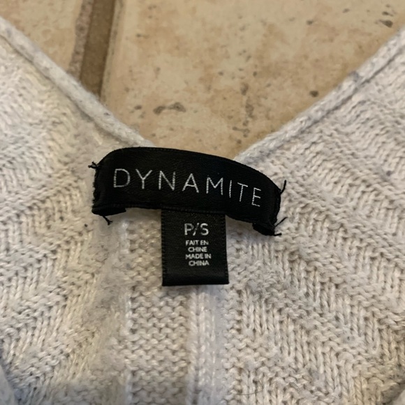 DYNAMITE Gray Ribbed V-Neck Sweater, Size P/S - Picture 2 of 5